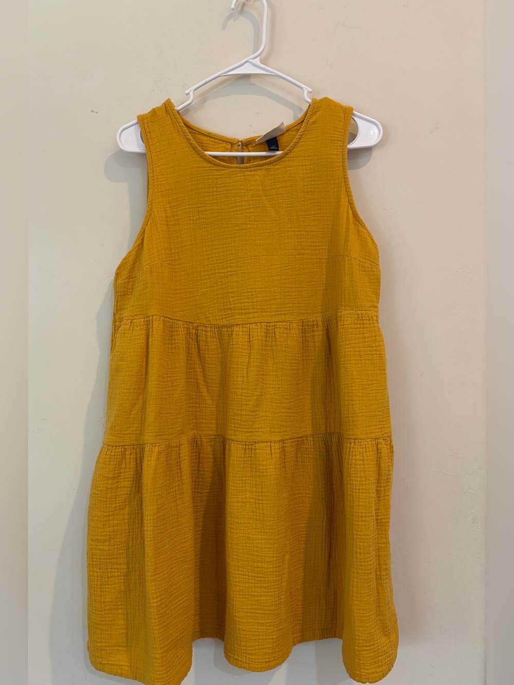 Universal Thread women’s ' Sleeveless Tiered Dress in Mustard Yellow (L)